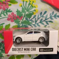 ダイキャストミニカー　Maserati Levante GTS　3990