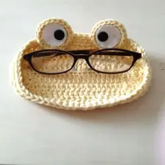 カエル型 メガネケース クリーム色