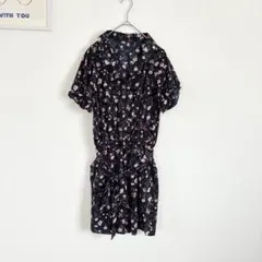 ヘザー　オールインワン　ショートパンツ　花柄シャツ　パフスリーブ　キレイめのサムネイル