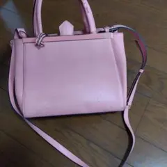 数日、超金欠セール　FENDI ピンク レザー ショルダーバッグ