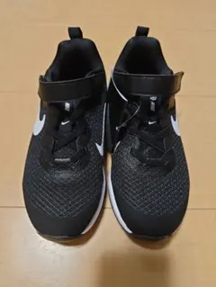 NIKE　ナイキ　レボリューション　18cm　新品　キッズスニーカー　ブラック