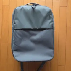 【新品】Incase A.R.C. Daypack グレー ビジネスリュックのサムネイル
