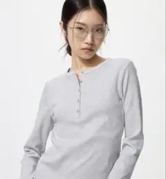 UNIQLO ヘンリーネック 長袖Tシャツ