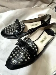 miu miu ブラックリボンフラットシューズ - メルカリ