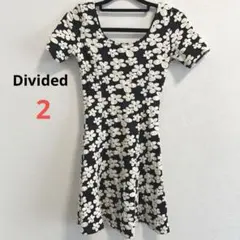 一点もの⭐️Divided【32】花柄 半袖 ひざ丈ワンピースのサムネイル