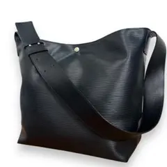 美品　BREATH TOPKAP リプル ワンショルダーバッグ L 黒