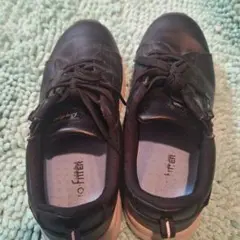 黒いレザー ローカットスニーカー 2E幅