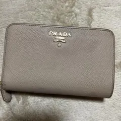 PRADA 二つ折り財布 ベージュのサムネイル