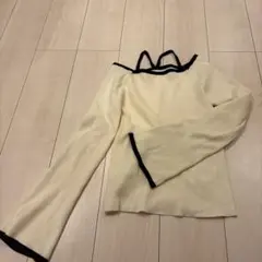 mily bilet　2wayクロスストラップ袖フレアリブニット　スクエアネック