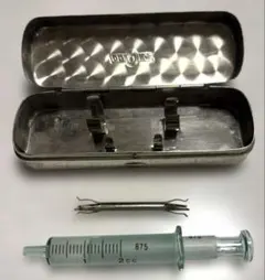 昭和レトロ ガラス製 シリンジ 注射器2cc 2ml 4本+おまけ1本 ガラス注射器 シリンジ2本セット 昭和レトロ - メルカリ