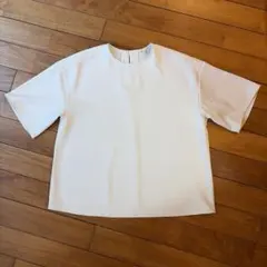 ドレープTブラウス　半袖　XL ユニクロ　オフホワイトのサムネイル