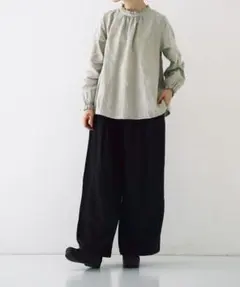 美品 ネストローブ nest Robe 天然染めラッフルカラーブラウス フリル