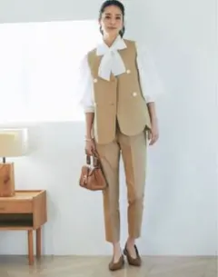 ♡美品♡ セブンテンバイミホカワヒト　スカラップジレ　ベージュ　Mサイズ スカラップジレ(ネイビー) - seventen