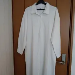 ホワイト ボタンアップ 長袖シャツ