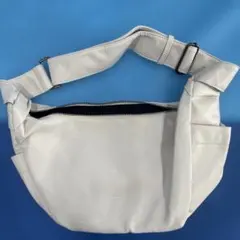 ホワイト合成皮革ショルダーバッグ