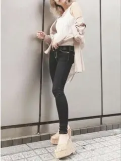 大人気GYDA黒スキニー