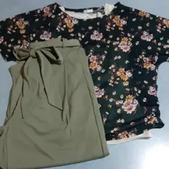 花柄アンサンブルとリボンベルト付きワイドパンツ2点セット