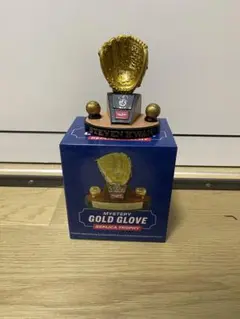 スティーブン・クワン ゴールドグラブレプリカトロフィー