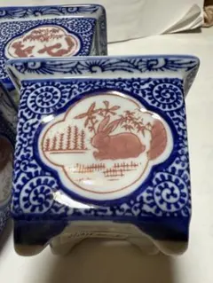 青と白と紅色の陶器製植木鉢 2個セット