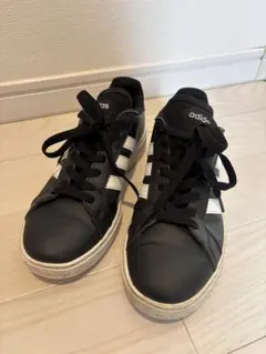 アディダススニーカー　23.5cm ユニセックス