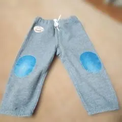 グレー パンツ