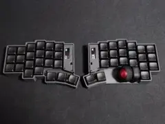 れん roBa 組立済み完成品 keyball無線 無線keyball39な「roBa」は無線化以上の恩恵がある。｜さしみつ