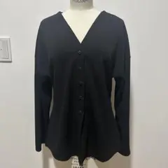 【美品】H&M 黒　Vネック長袖シャツ