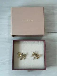 Her lip to Crystal Ribbon Earrings シルバー - メルカリ