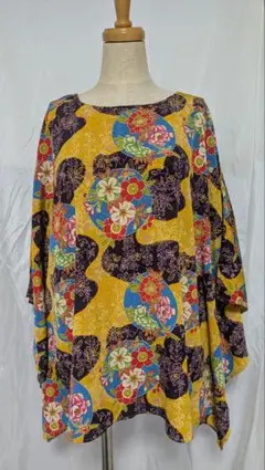 軽やかで着心地良い品です