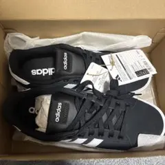 adidas ブラック ホワイト スニーカー