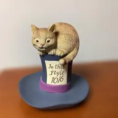 不思議の国のアリス　マッドハットの帽子に寝そべるチェシャ猫トレー　新品！