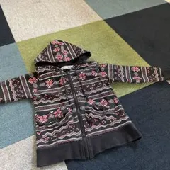 フード付きパーカー