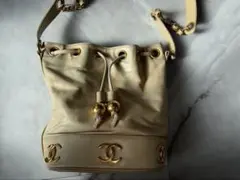 CHANEL ベージュ レザー バケットバッグ　ギャランティーカードありのサムネイル