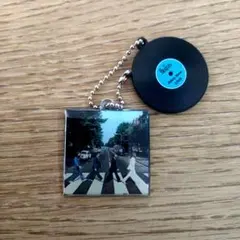 THEBEATLES（ザビートルズ） ダイキャストレコードチャーム　ガチャガチャ