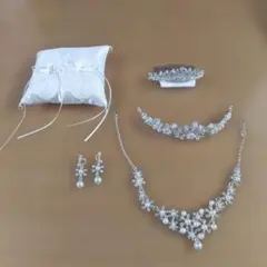 ブライダルアクセサリーセットのサムネイル