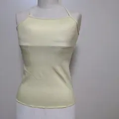 淡い黄色のストラップキャミソールＭーL