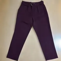 テーパードパンツ