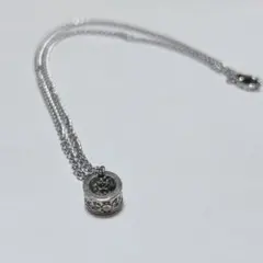 ネックレス　リング型　シルバー