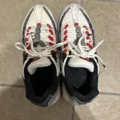 ランニングシューズ 27