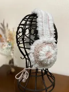 ハンドメイド　花モチーフ　かぎ針編み　耳あて　イヤーマフ　ピンクベージュ