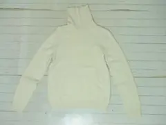 106302 ユニクロ　カシミヤ100％　タートルネックセーター　白　M