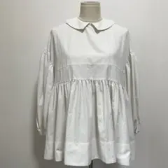 yori ヨリ 23SS フラットカラーペプラムブラウスのサムネイル