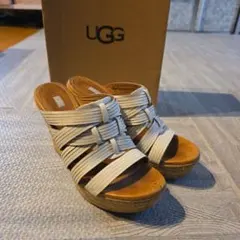 UGG ホワイト ストラップサンダル ウェッジヒール