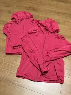 ユニクロ　キッズ フード付き ピンクパーカー 2点セット　130cm、120cm