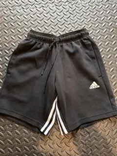 adidas アディダス　ショートパンツ　ショーツ　半パン　短パンのサムネイル