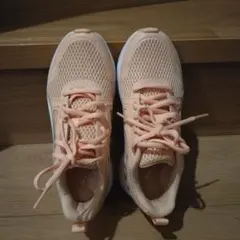 PUMA SOFTFORM ピンク スニーカー　短時間使用のみ　22センチ