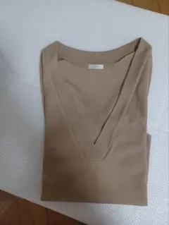 ベージュ Vネック 長袖セーター