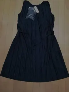 UNIQLO　プリーツ ノースリーブ ワンピース　ブラック