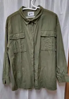 オリーブグリーン 長袖シャツ