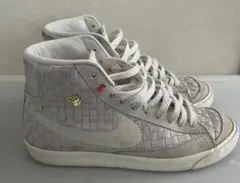 NIKE BLAZER MID SASHIKO 刺し子 スニーカーのサムネイル